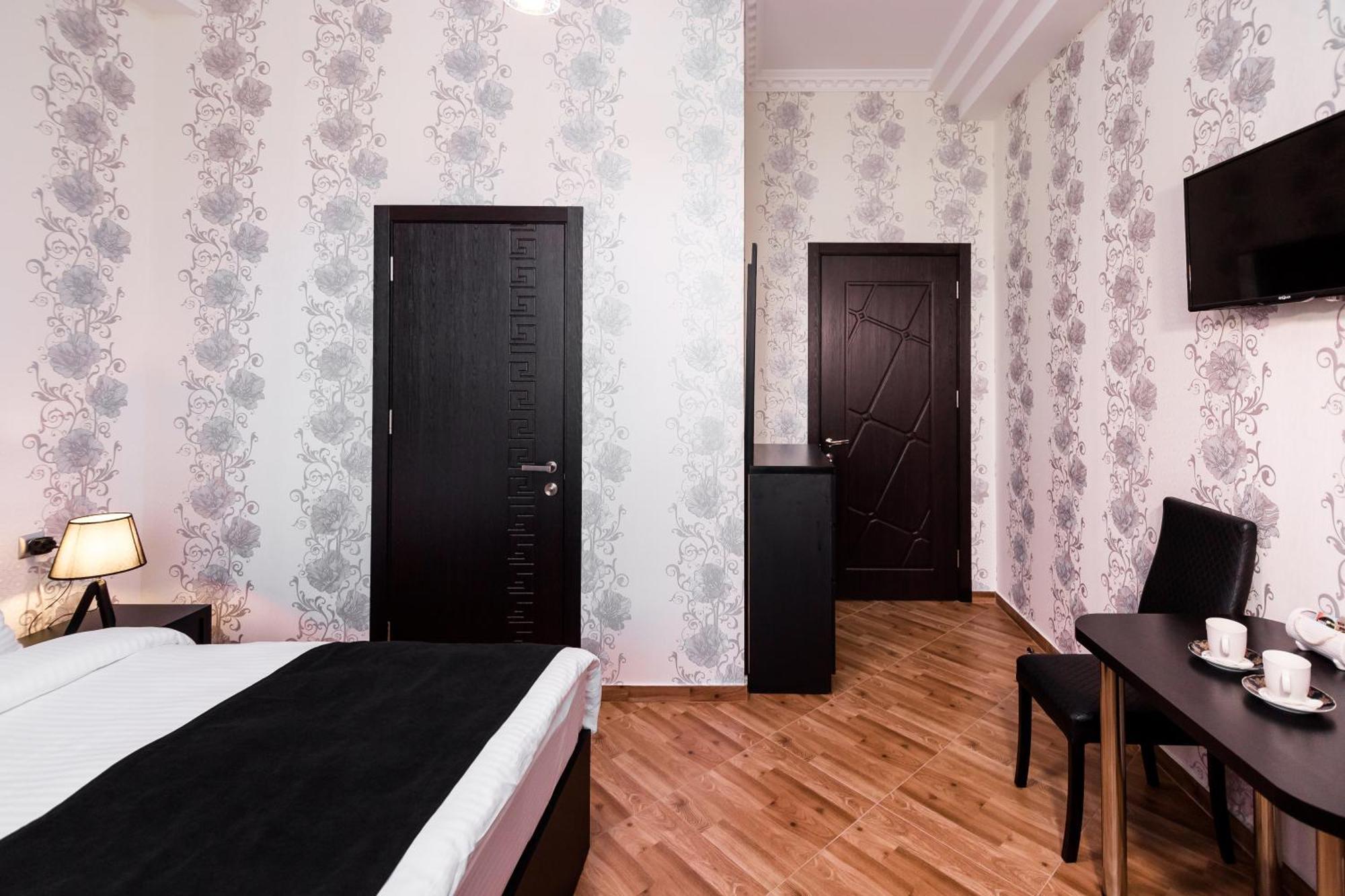 George Hotel Тбілісі Екстер'єр фото