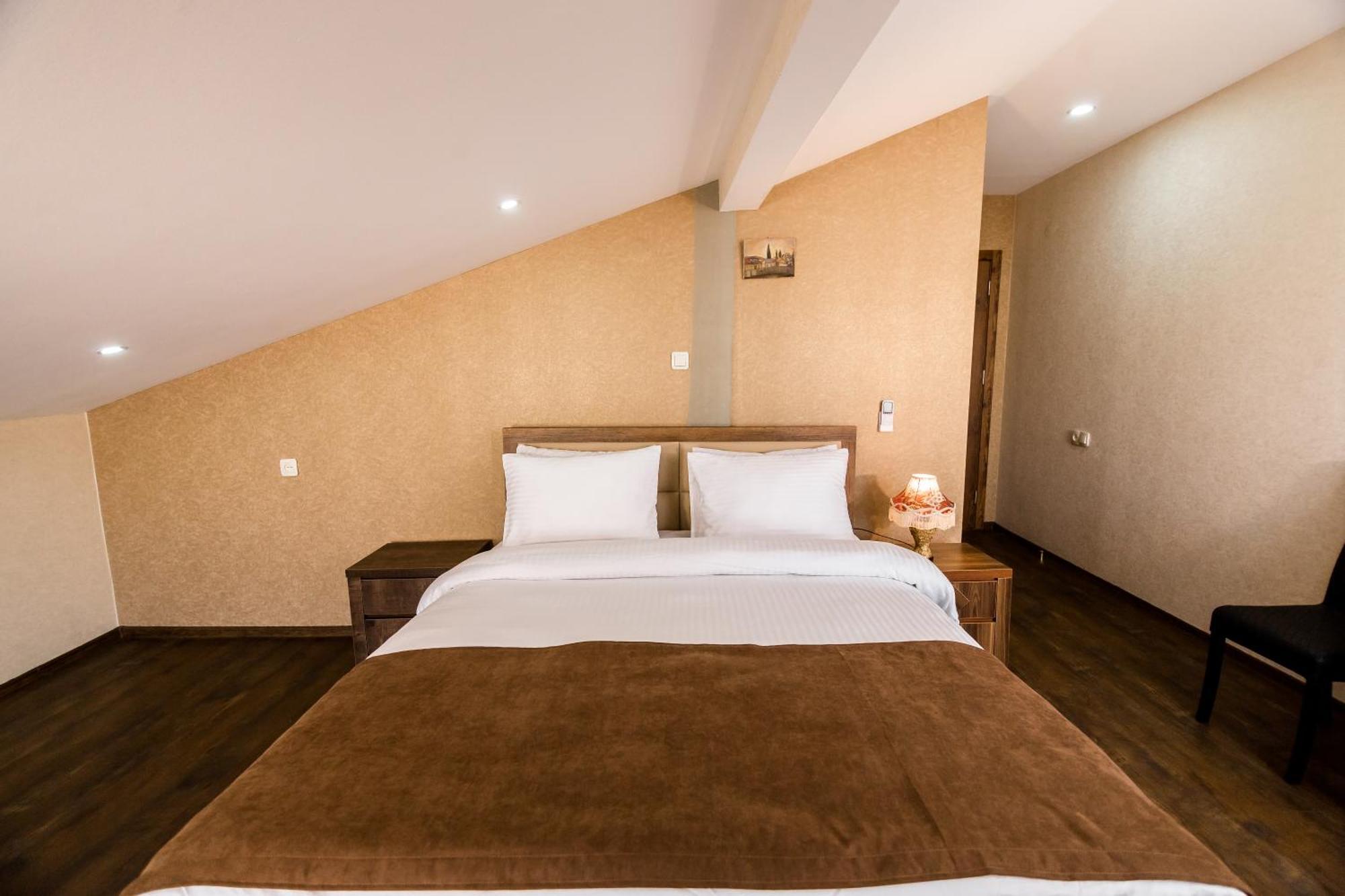 George Hotel Тбілісі Екстер'єр фото